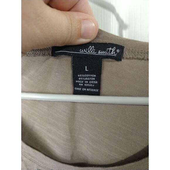 Willi Smith Brown Dolman Sleeve Silver Medallion Accent Tee. Size L - Picture 4 of 8